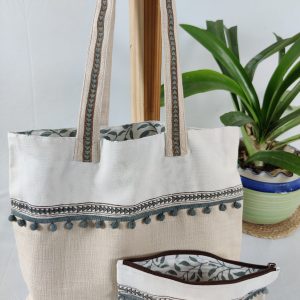 Elegant Canvas Tote Bag Set with Matching Toiletry Case (Beige)